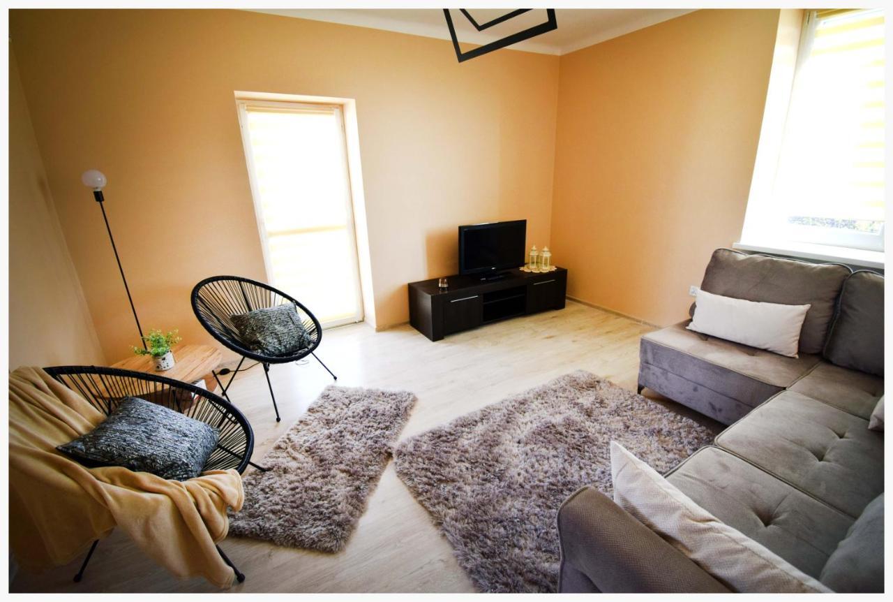 Color 24 Apartament II スタロバ・ボラ エクステリア 写真
